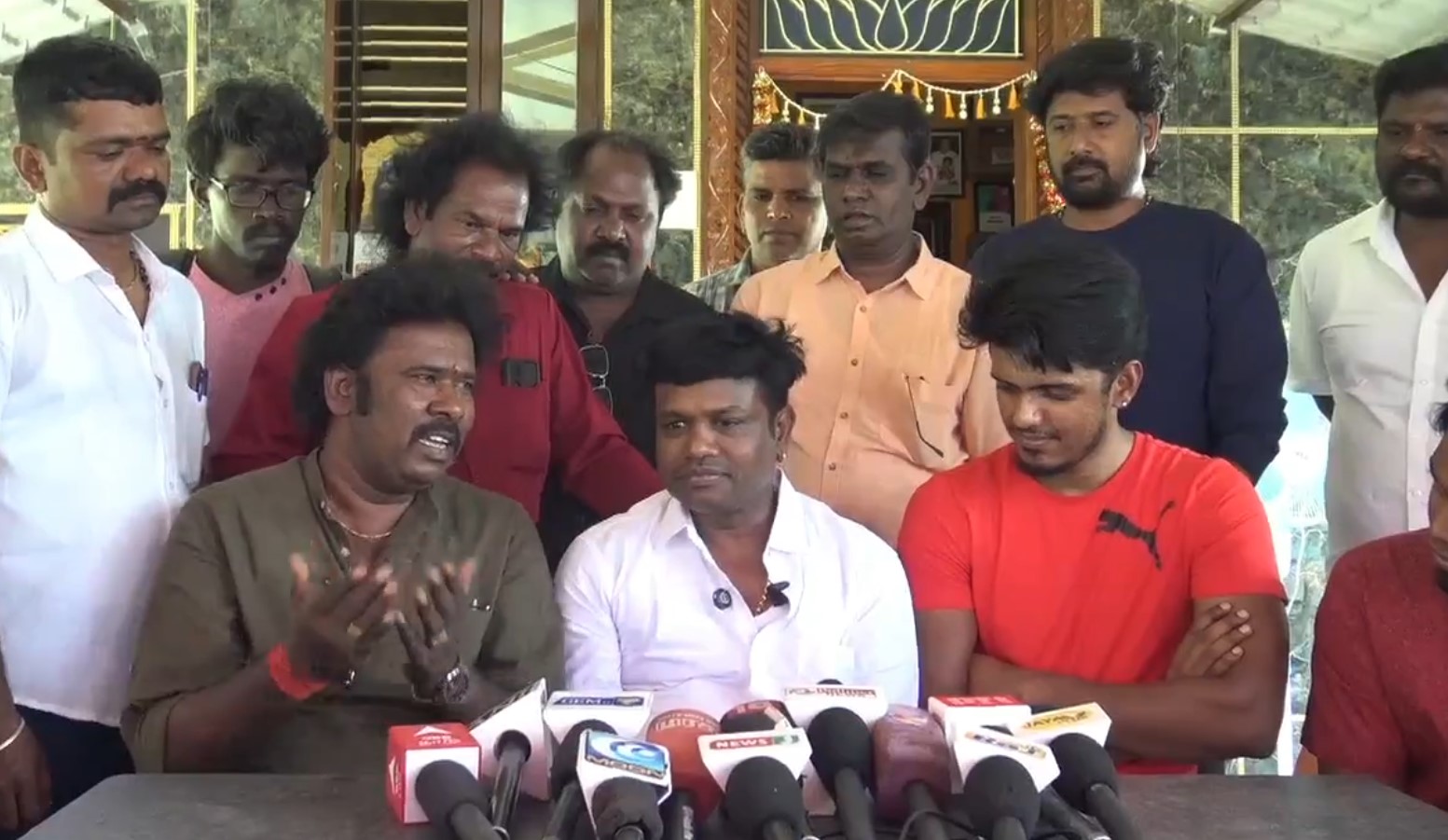 நலத்திட்ட உதவிகளை செய்த மதுரை முத்து, KPY பால, ராமர்..!