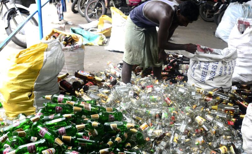 காலி மது பாட்டில்களை டாஸ்மாக் கடை திரும்ப பெற வேண்டும்..! – தமிழ்நாடு பாட்டில் வியாபாரிகள் நல சங்கம்