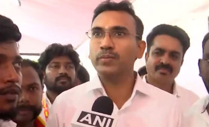 கரூர் அரசு மருத்துவக் கல்லூரி மருத்துவமனை அமைச்சர் திடீர் விசிட்..!
